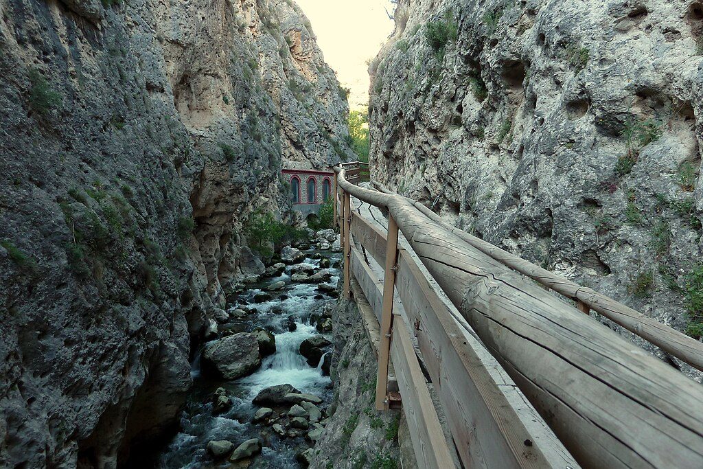 Lee más sobre el artículo Descubre Hinojares: Un Refugio de Tranquilidad en la Sierra de Cazorla